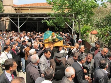 AK Parti Milletvekili Aydınlıoğlu'nun annesi defnedildi