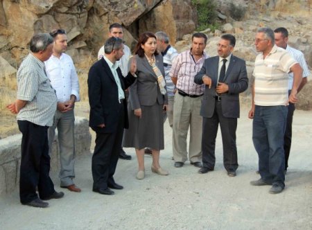 AK Parti Milletvekili Selamoğlu, Sarıoba köyünde köprü incelemesi yaptı