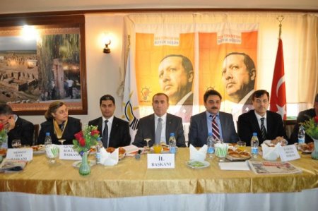 Ak Parti Şanlıurfa İl Başkanı Eğilmez: Milletvekili Aday Adaylığı İçin İstifa Edenlerin Sayısı 13