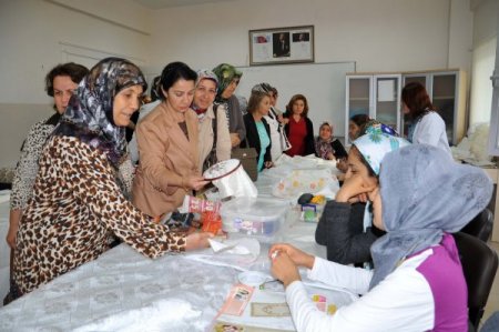 AK Parti Şehitkamil İlçe Kadın Kolları üyeleri Şahinbey'i gezdi