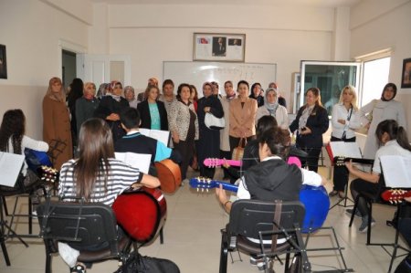 AK Parti Şehitkamil İlçe Kadın Kolları üyeleri Şahinbey'i gezdi