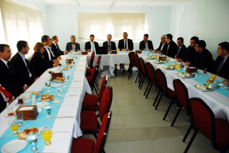 AK Parti Seyhan teşkilatı, ‘Seyhan Kıyıkent Evleri’ni gezdi