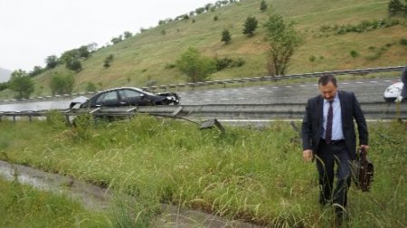 AK Parti Vekili İdris Bal, kaza geçirdi (Özel)