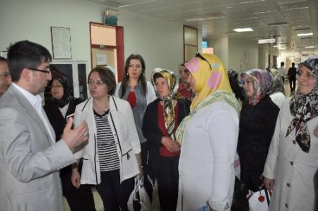 Ak Parti Yozgat Kadın Kolları Hastaneyi Ziyaret Etti