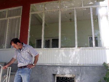 Ak Parti Yüksekova İlçe Başkanının Evine El Bombası Atıldı