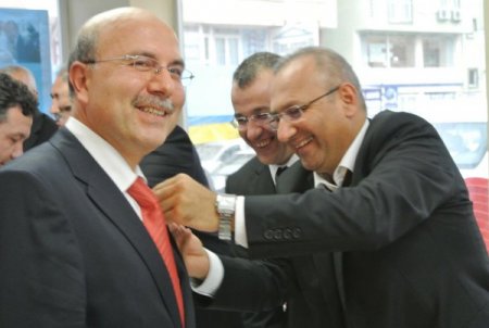 AK Parti’de katılımlı bayramlaşma