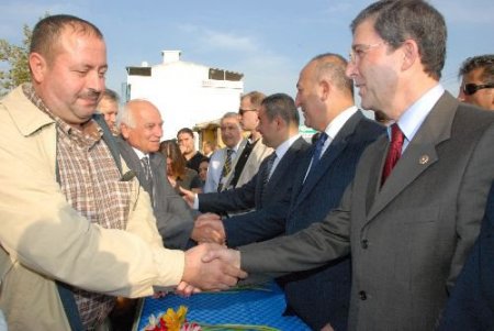 Ak Parti'deki Bayramlaşmada 229 Parsel Gerginliği Yaşandı