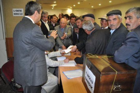 Ak Parti'den 35 İsim Temayül Yoklamasına Katılıyor