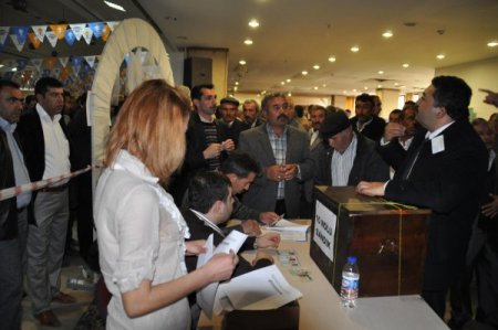 Ak Parti'den 35 İsim Temayül Yoklamasına Katılıyor