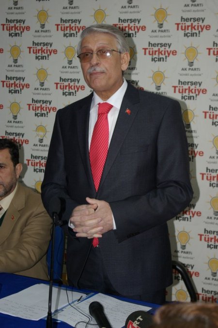 Ak Parti'den Aday Adaylığını Açıklayan Okur: Tecrübeme Güveniyorum