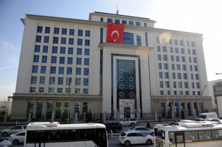 AK Parti'den saldırıya Türk bayraklı tepki