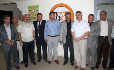 Ak Partili Akman'dan Birecik'te Eğitime Destek