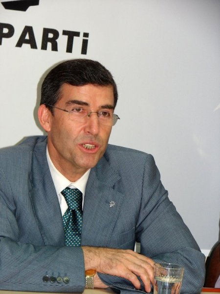 Ak Parti'li Badak, Yılbaşı Kartlarıyla Yöresinin Güzelliklerini Tanıtıyor