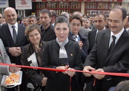 Ak Partili Bakır: Kur’an-ı Kerim’in Önündeki Zincirler Kırıldı