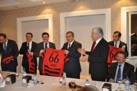 Ak Parti'li Başer: Türkiye’de başarılı sporculara AK Parti sahip çıktı