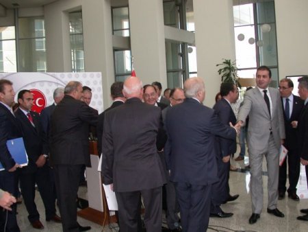 Ak Partili Çelik: Meseleler Sıfırdan Ele Alınmalı, Ön Şart Koşulmamalı