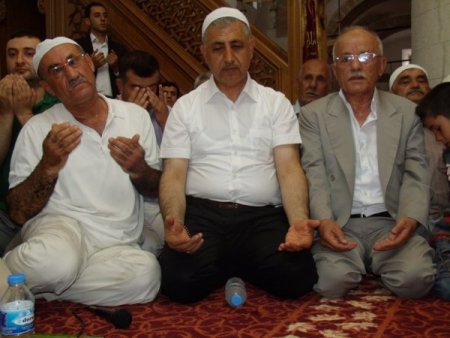 Ak Partili Dindar, Zaferini Kürtçe Mevlit'le Kutladı