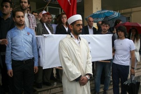 AK Partili gençler, IMF'nin cenaze namazını kıldı