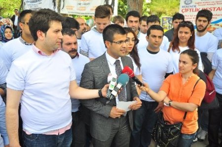 AK Partili gençler: Mescide pislik atanlar için yetkilileri göreve çağırıyoruz