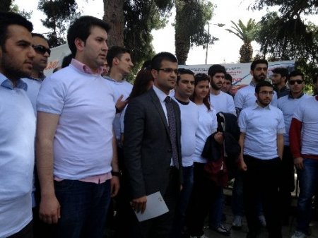 AK Partili gençler: Mescide pislik atanlar için yetkilileri göreve çağırıyoruz