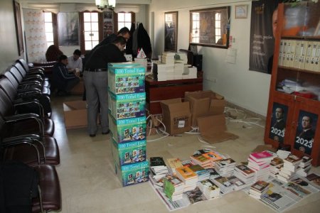 Ak Partili Gençlerden Abdulsamed Bal Anadolu İmam Hatip Lisesi'ne Kitap Bağışı