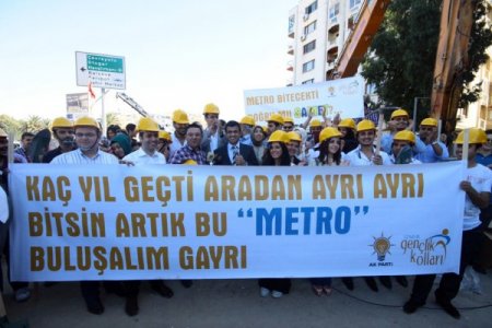 AK Partili gençlerden Kocaoğlu'na: Metro bitecekti, doğru mu Samet?
