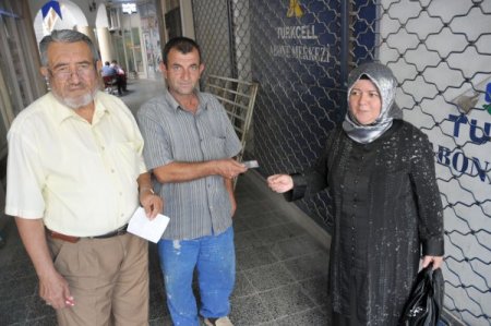 Ak Partili Kadınlar, Polatlı’da Gıda Yardım Çeki Dağıttı