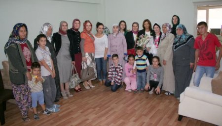 AK Parti'li kadınlar KANSERDER’i ziyaret etti