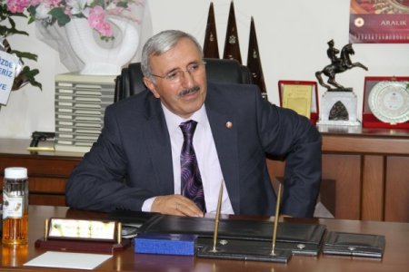 AK Partili Kurt'a ilk tebrik MHP'li Demirtaş'tan geldi