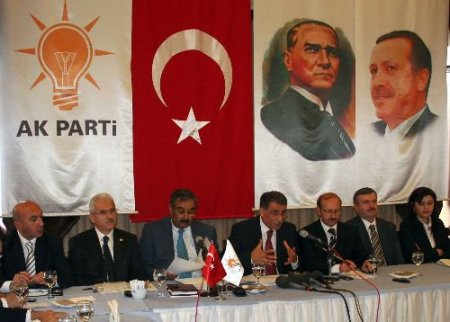 Ak Partili Milletvekilleri Anayasa Değişiklik Paketini Değerlendirdi