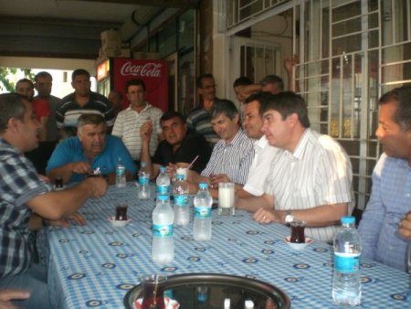 AK Parti'li Türel, çiftçilerin sorunlarını dinledi