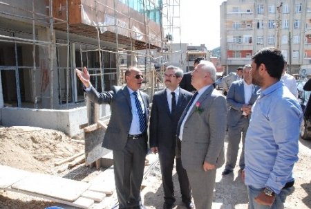 AK Parti'li Ünüvar Kozan'da incelemelerde bulundu