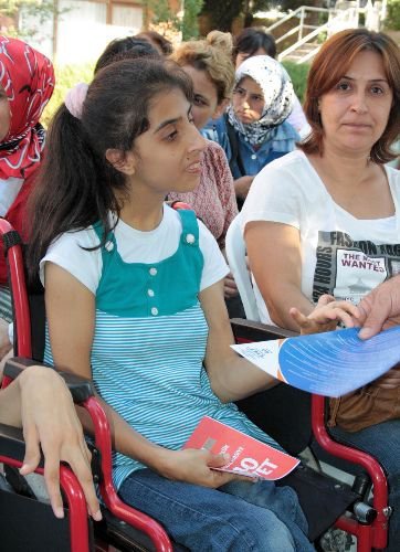 Ak Partililer Engellilerle Buluştu