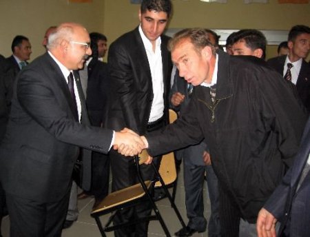Ak Parti'nin Bayramlaşma Programında Demokratik Açılım Konuşuldu