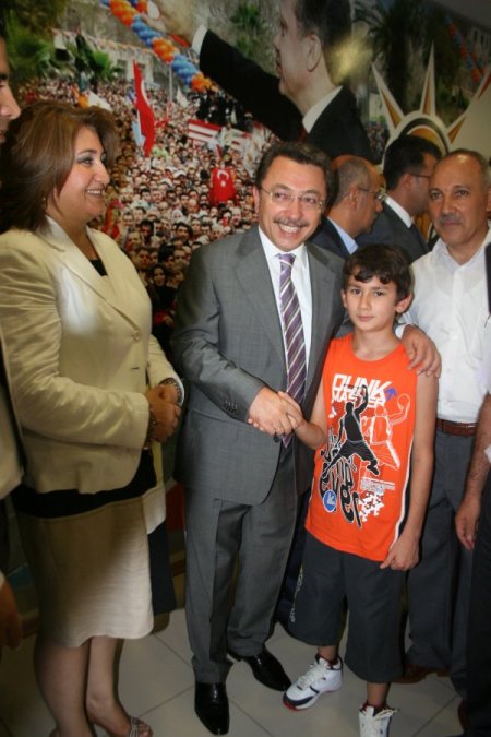 Ak Parti'nin Bayramlaşmasına Yoğun İlgi