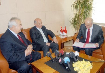 Akar: Depremzedeler Artık Yemeğini Kendi Konteynırında Pişiriyor