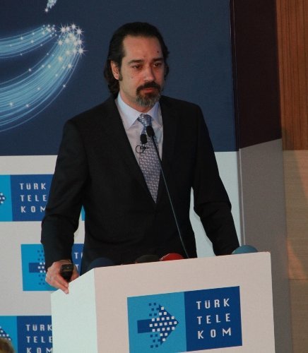 Akarca: Türk Telekom, dünyayı 4 kez dolaşan fiber kablo döşedi