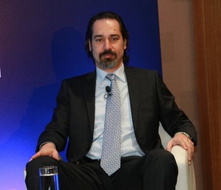 Akarca: Türk Telekom, dünyayı 4 kez dolaşan fiber kablo döşedi