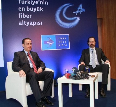 Akarca: Türk Telekom, dünyayı 4 kez dolaşan fiber kablo döşedi