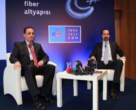 Akarca: Türk Telekom, dünyayı 4 kez dolaşan fiber kablo döşedi