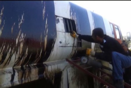 Akaryakıt tankerine yapılan özel bölümde kaçak sigara ele geçirildi