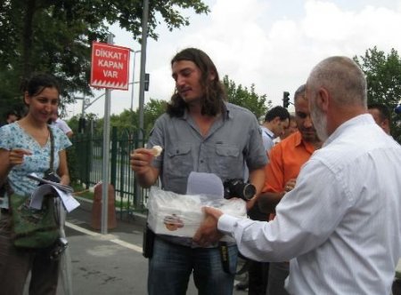 Akaryakıt Zammına 'dualı' Tepki