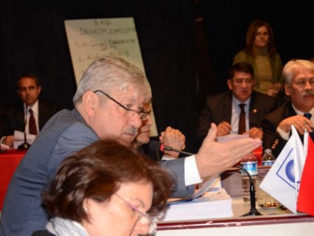 Akaydın’a borçlanma yetkisi komisyona havale edildi