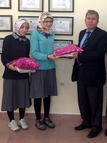 Akçaabat Kaymakamı Ulusoy YGS'de başarılı öğrencileri ödüllendirdi