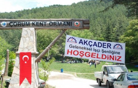 Akçader'in Geleneksel İşçi Şöleni'ne Yoğun İlgi