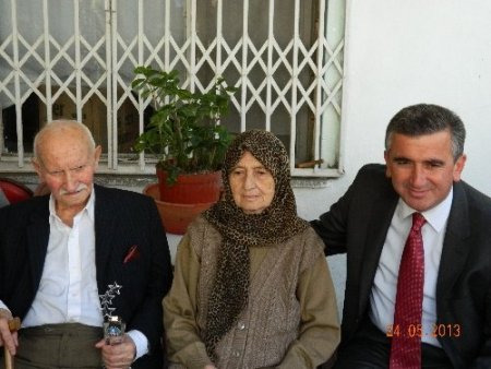 Akçakocalı hayırsever belediyeye tam donanımlı ambulans bağışladı