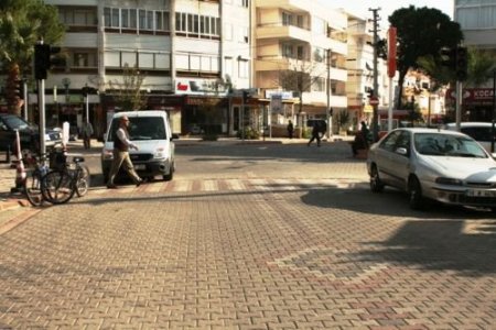 Akçay Cumhuriyet Bulvarı'na Sinyalizasyon Sistemi Kuruldu