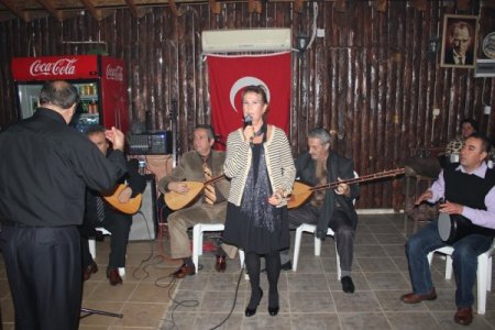 Akçay’da Türk Halk Müziği etkinliği büyük ilgi gördü