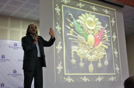 Akçor: 12 İslam ülkesinin bayrağındaki hilal, ay Allah ve Resulünü temsil ediyor