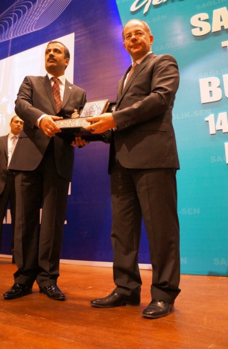 Akdağ: Sağlık çalışanı sayısı yetersiz, YÖK ve MEB ile ortak çalışma yapıyoruz